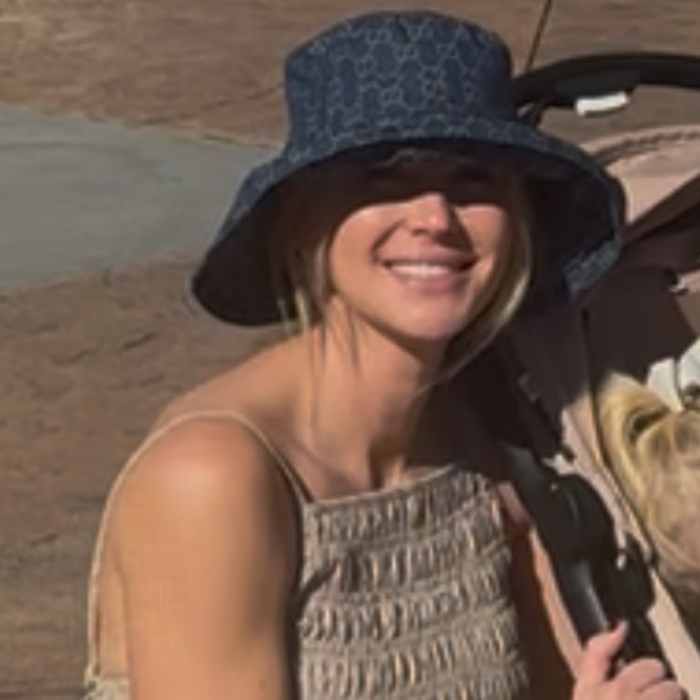 Meet your Posher, Christina